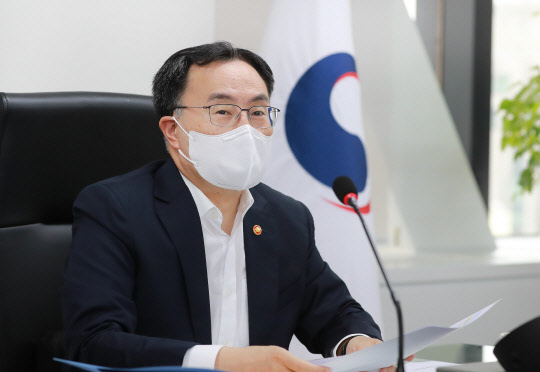 문승욱 산업통상자원부 장관이 13일 정부서울청사 집무실에서 열린 '여름철 전력수급 대비 수요 반응(DR) 관련기업 간담회'에서 발언하고 있다. 산업통상자원부 제공